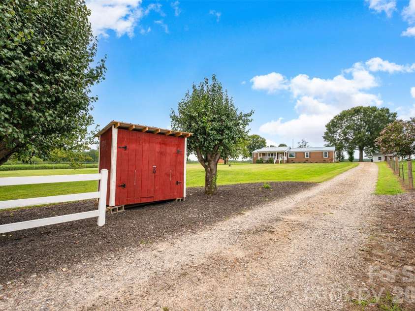 433 Mock Mill Road, Statesville, NC 28677.  MLS# CAR4413979, YatesRealty ID 44829. 