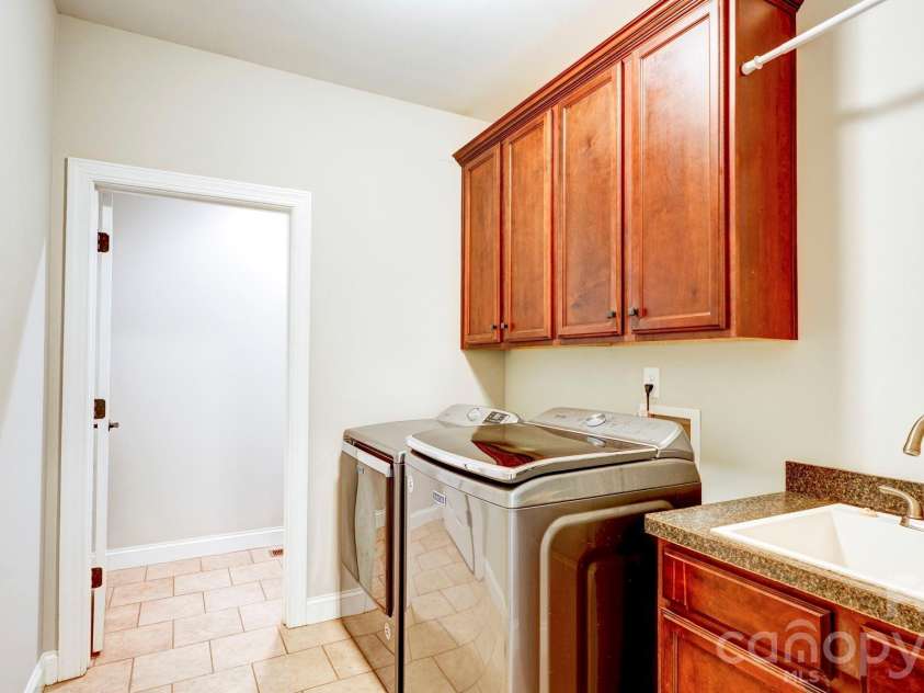 511 Alex D Owens Drive, Kings Mountain, NC 28086.  MLS# CAR4353870, YatesRealty ID 4483. 