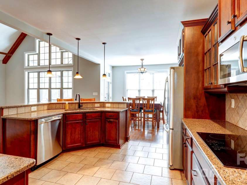 511 Alex D Owens Drive, Kings Mountain, NC 28086.  MLS# CAR4353870, YatesRealty ID 4483. 
