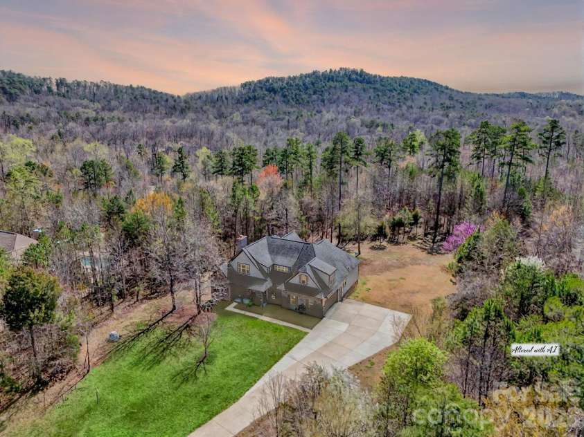 511 Alex D Owens Drive, Kings Mountain, NC 28086.  MLS# CAR4353870, YatesRealty ID 4483. 