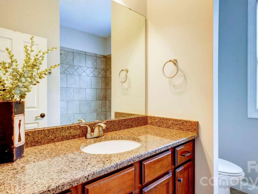 511 Alex D Owens Drive, Kings Mountain, NC 28086.  MLS# CAR4353870, YatesRealty ID 4483. Main floor bathroom