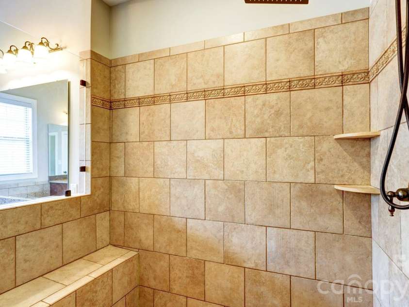 511 Alex D Owens Drive, Kings Mountain, NC 28086.  MLS# CAR4353870, YatesRealty ID 4483. Primary bath view