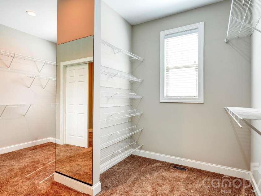 511 Alex D Owens Drive, Kings Mountain, NC 28086.  MLS# CAR4353870, YatesRealty ID 4483. Primary closet
