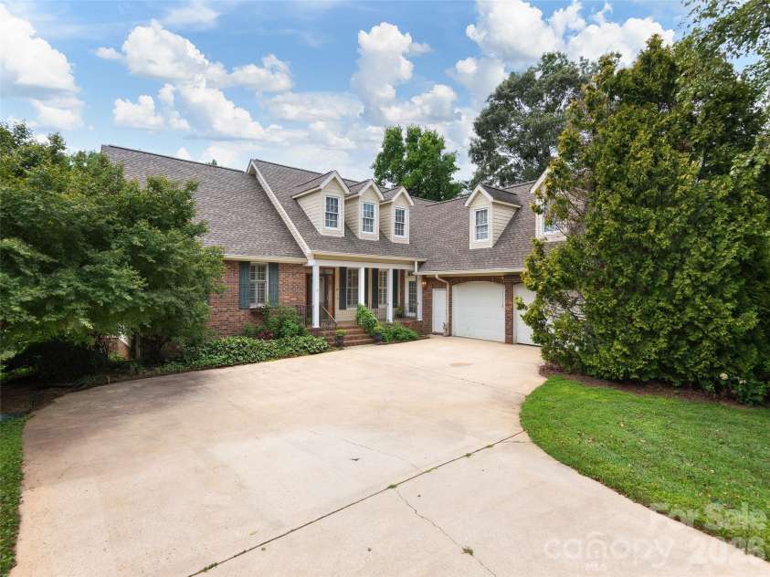 1126 Burnside Drive, Asheville, NC 28803.  MLS# CAR4414757, YatesRealty ID 44830. 