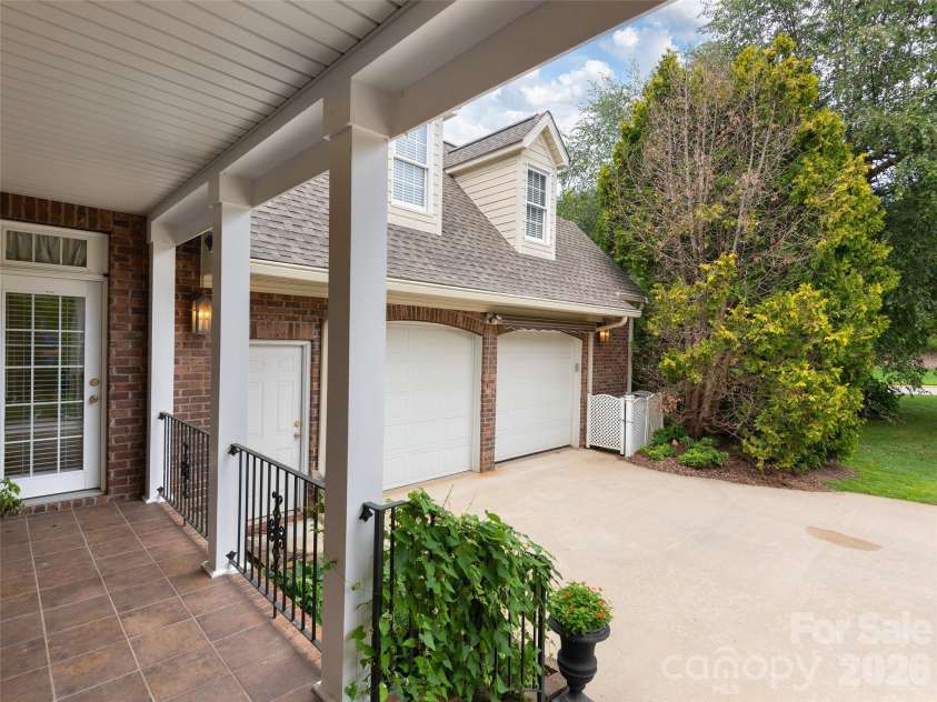 1126 Burnside Drive, Asheville, NC 28803.  MLS# CAR4414757, YatesRealty ID 44830. 