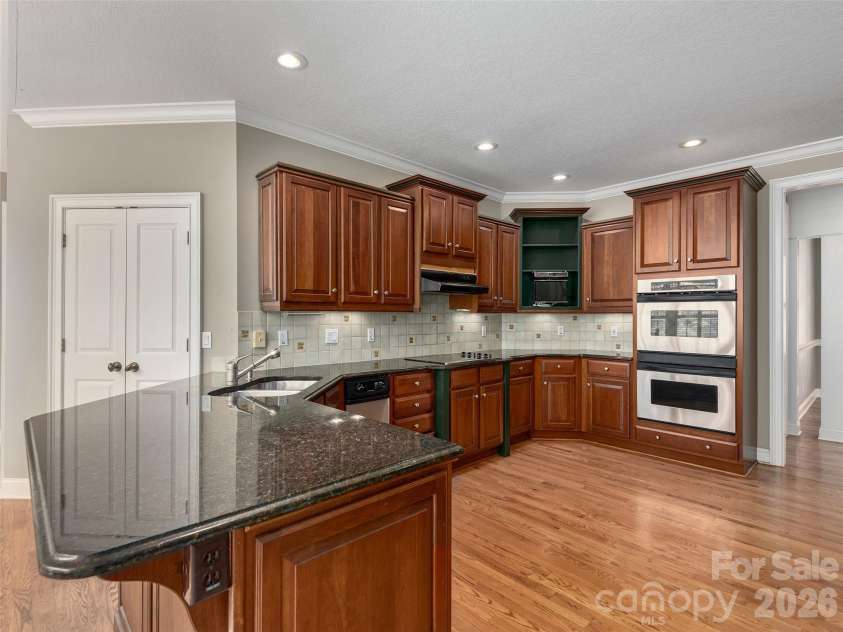 1126 Burnside Drive, Asheville, NC 28803.  MLS# CAR4414757, YatesRealty ID 44830. 