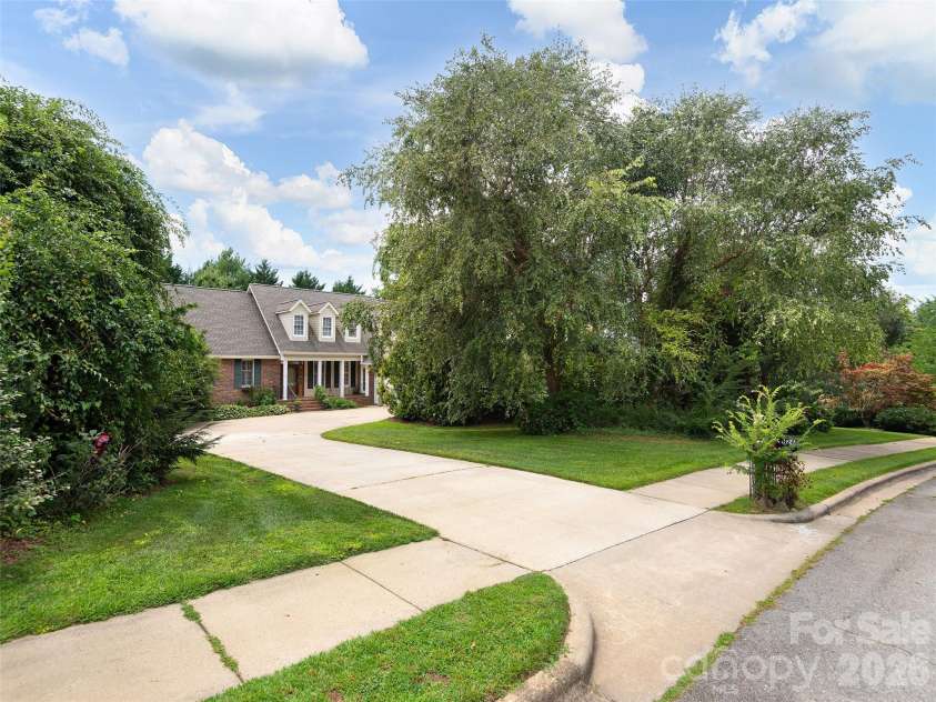 1126 Burnside Drive, Asheville, NC 28803.  MLS# CAR4414757, YatesRealty ID 44830. 