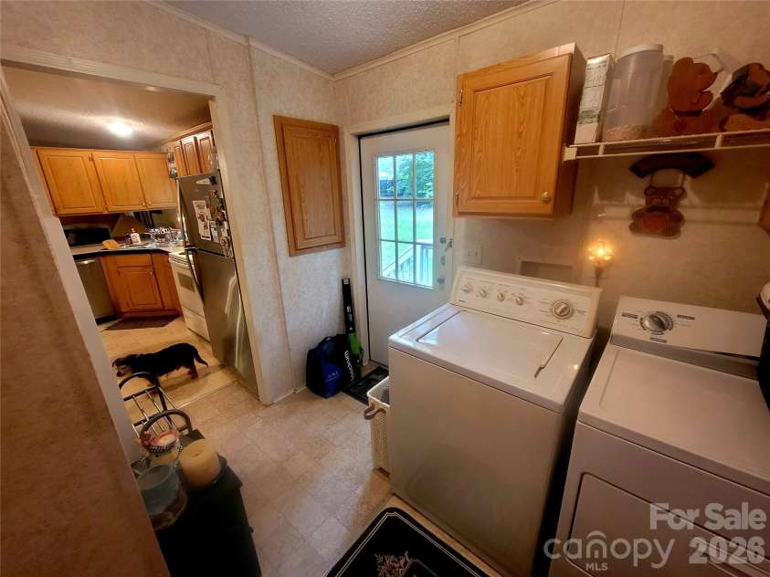 121 Sylvan Drive, Statesville, NC 28677.  MLS# CAR4414812, YatesRealty ID 44831. Laundry
