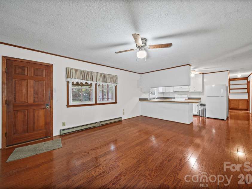 3502 Merry Oaks Lane, Dallas, NC 28034.  MLS# CAR4412355, YatesRealty ID 44832. 