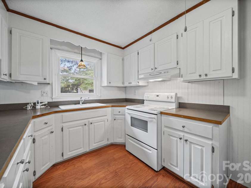 3502 Merry Oaks Lane, Dallas, NC 28034.  MLS# CAR4412355, YatesRealty ID 44832. 