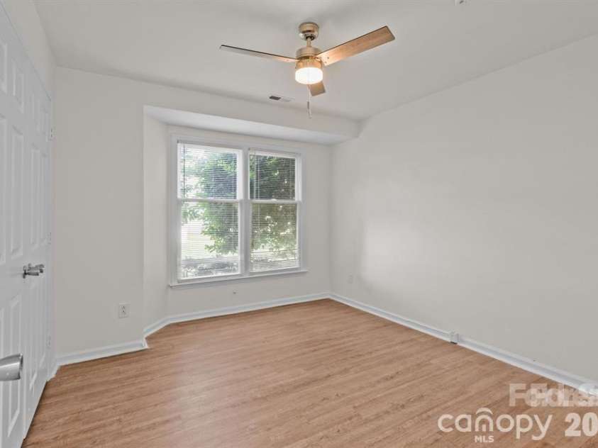6203 Rosecroft Drive, Charlotte, NC 28215.  MLS# CAR4409527, YatesRealty ID 44835. 