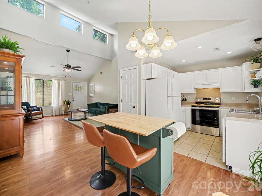 6601 Santa Cruz Trail, Charlotte, NC 28227.  MLS# CAR4410897, YatesRealty ID 44837. 