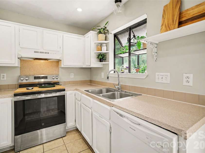 6601 Santa Cruz Trail, Charlotte, NC 28227.  MLS# CAR4410897, YatesRealty ID 44837. 