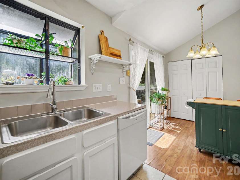 6601 Santa Cruz Trail, Charlotte, NC 28227.  MLS# CAR4410897, YatesRealty ID 44837. 