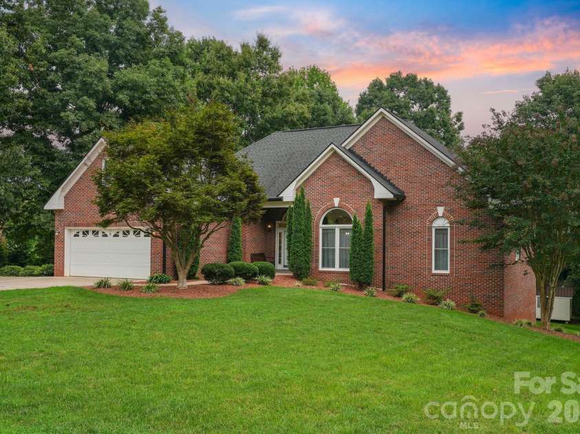 11 Greenway Drive, Granite Falls, NC 28630.  MLS# CAR4410404, YatesRealty ID 44839. 