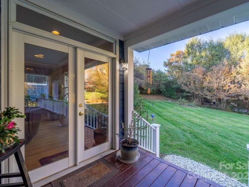 180 Paw Paw Cove, Sylva, NC 28779.  MLS# CAR4321416, YatesRealty ID 4484. 