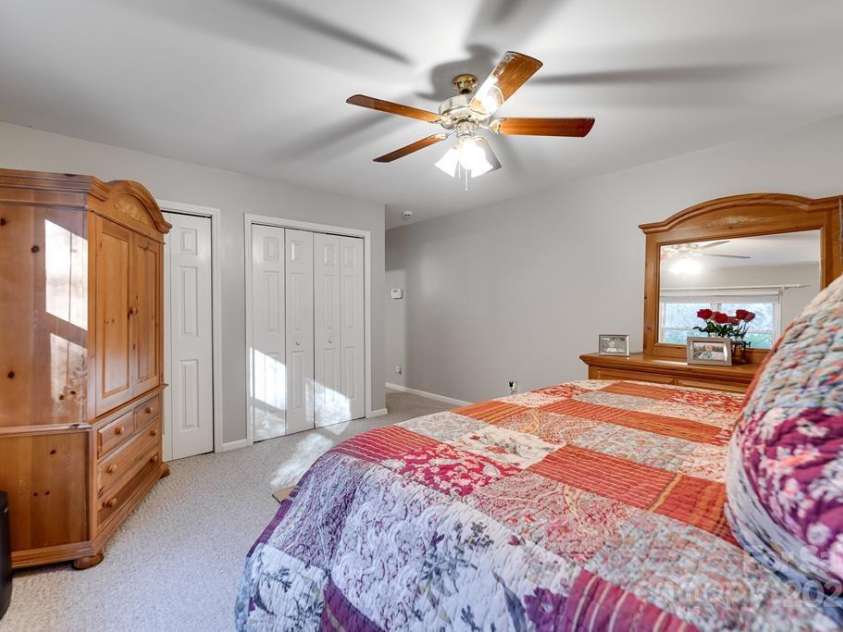 180 Paw Paw Cove, Sylva, NC 28779.  MLS# CAR4321416, YatesRealty ID 4484. Master Bedroom