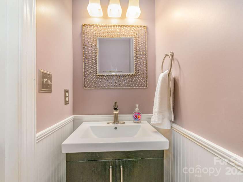 6000 Embassy Court, Wesley Chapel, NC 28110.  MLS# CAR4235321, YatesRealty ID 4484. 