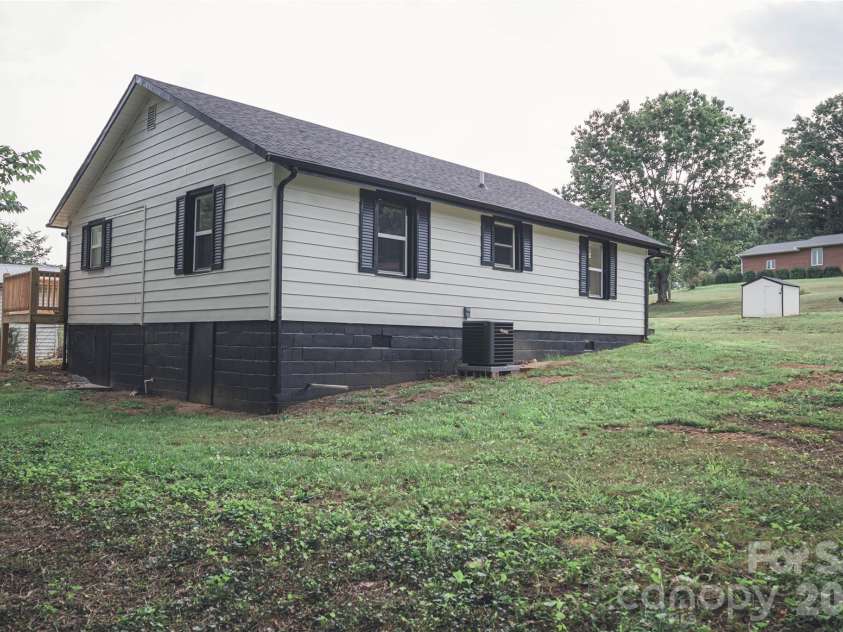 3974 Zero Mull Road, Morganton, NC 28655.  MLS# CAR4401190, YatesRealty ID 44843. 