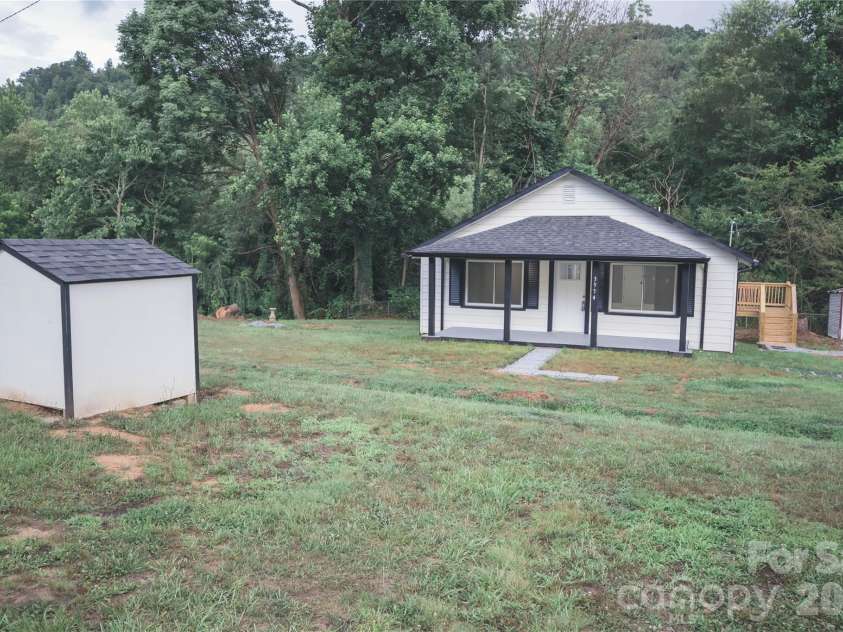 3974 Zero Mull Road, Morganton, NC 28655.  MLS# CAR4401190, YatesRealty ID 44843. 
