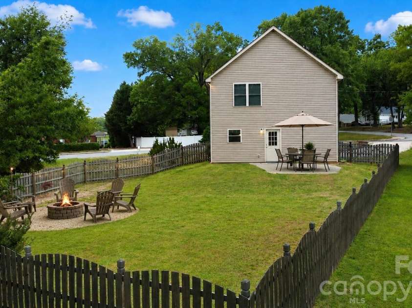 212 Old Centergrove Road, Kannapolis, NC 28083.  MLS# CAR4411907, YatesRealty ID 44845. Virtual stage