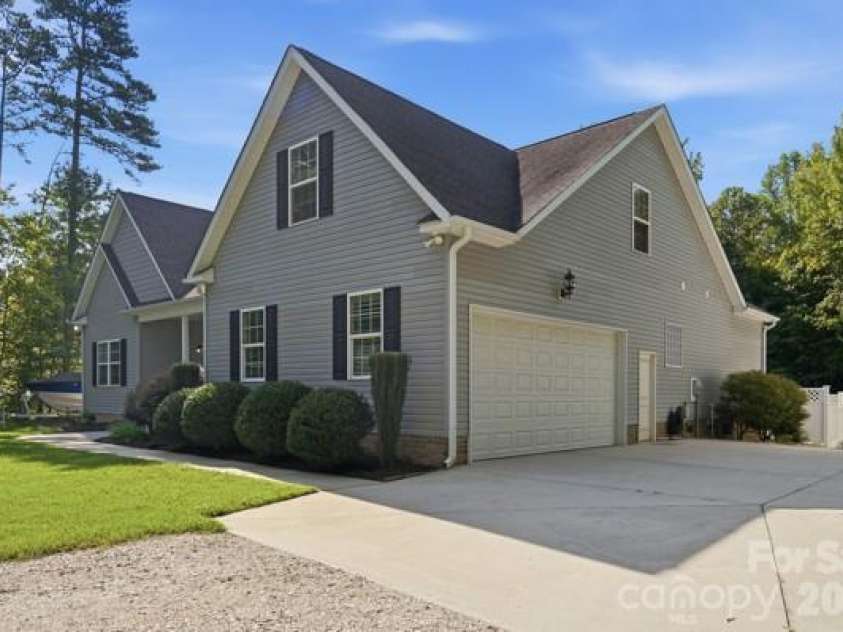 4643 Mt Gallant Road, Rock Hill, SC 29732.  MLS# CAR4414985, YatesRealty ID 44849. 