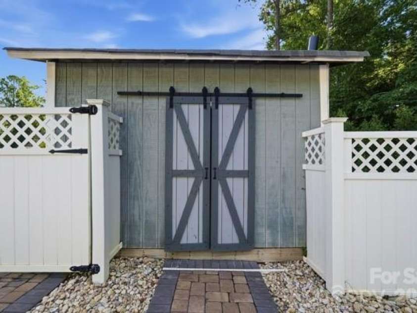 4643 Mt Gallant Road, Rock Hill, SC 29732.  MLS# CAR4414985, YatesRealty ID 44849. 