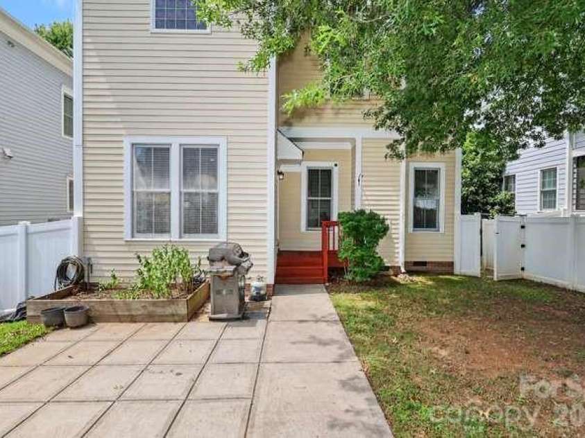 742 Revival Row, Fort Mill, SC 29708.  MLS# CAR4414341, YatesRealty ID 44850. Backyard