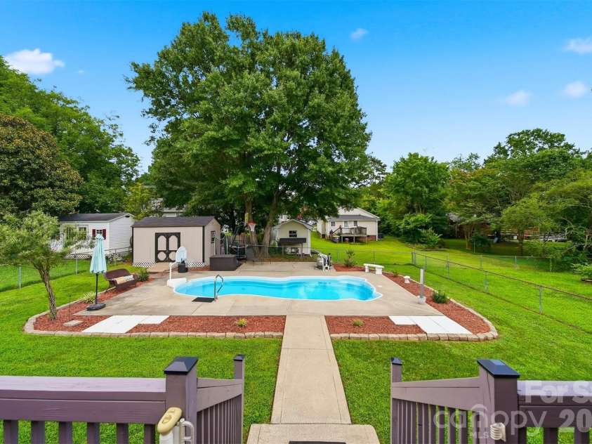 927 Victoria Avenue, Kannapolis, NC 28081.  MLS# CAR4400959, YatesRealty ID 44851. 