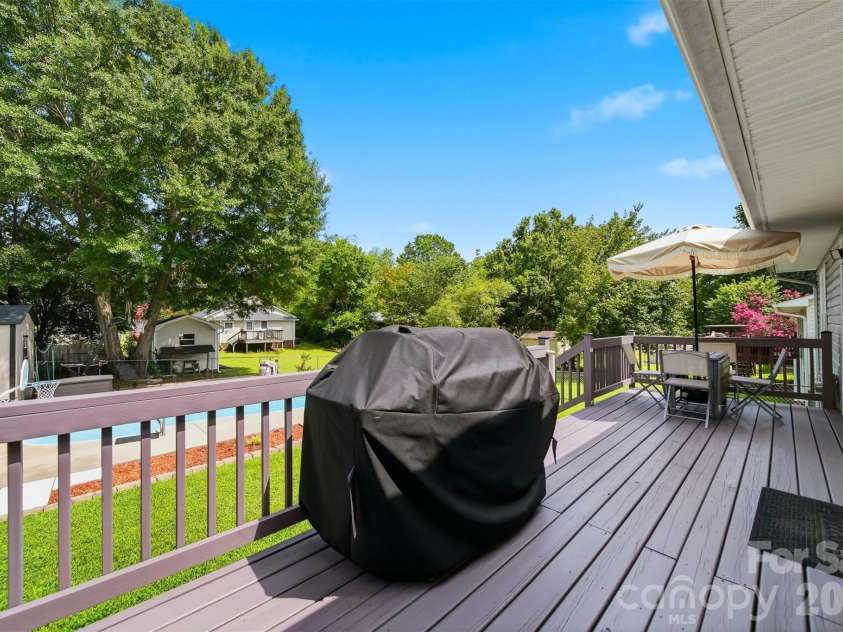 927 Victoria Avenue, Kannapolis, NC 28081.  MLS# CAR4400959, YatesRealty ID 44851. 