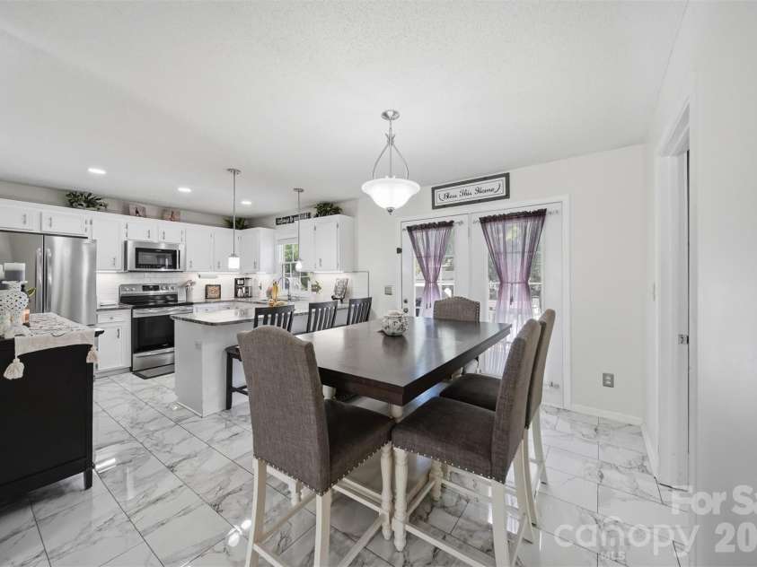 927 Victoria Avenue, Kannapolis, NC 28081.  MLS# CAR4400959, YatesRealty ID 44851. 