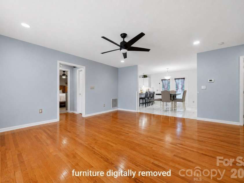 927 Victoria Avenue, Kannapolis, NC 28081.  MLS# CAR4400959, YatesRealty ID 44851. 