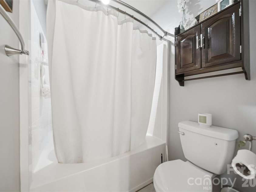 927 Victoria Avenue, Kannapolis, NC 28081.  MLS# CAR4400959, YatesRealty ID 44851. 