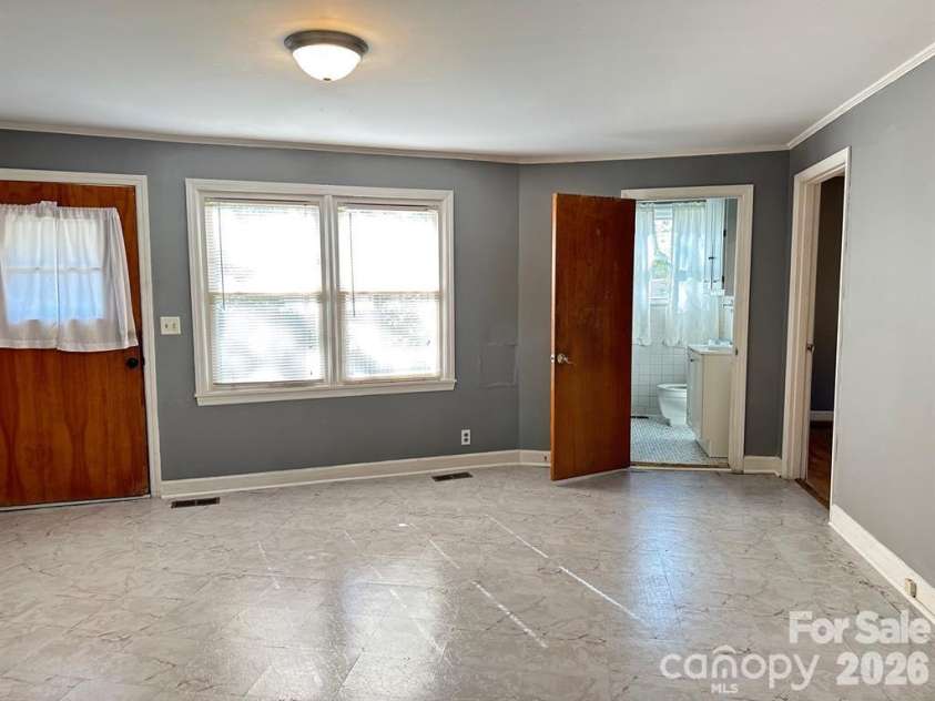 102 Minor Street, Kershaw, SC 29067.  MLS# CAR4415297, YatesRealty ID 44852. Dining Area
