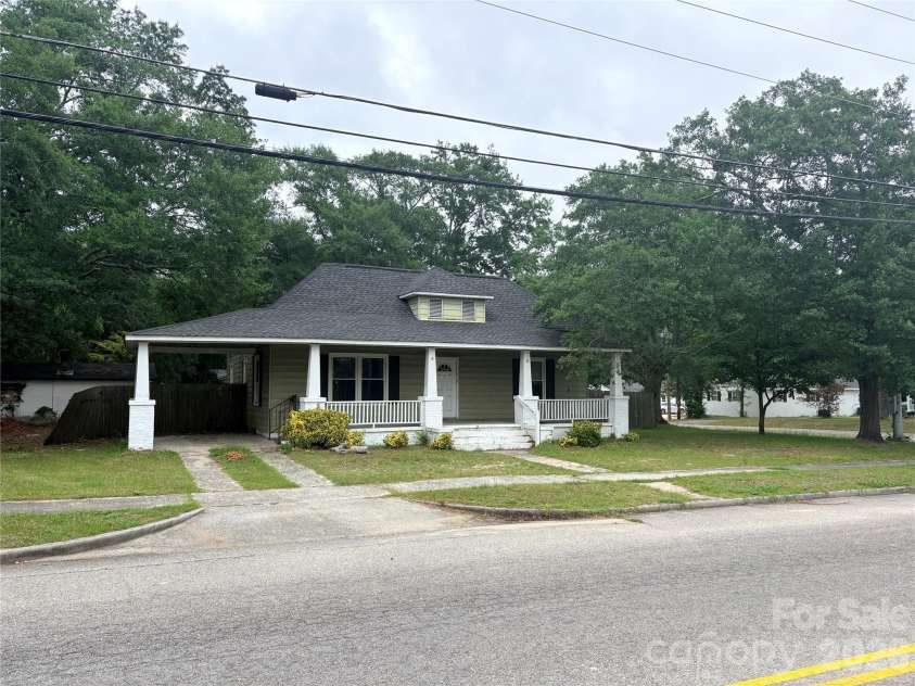 102 Minor Street, Kershaw, SC 29067.  MLS# CAR4415297, YatesRealty ID 44852. Front