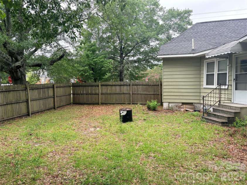 102 Minor Street, Kershaw, SC 29067.  MLS# CAR4415297, YatesRealty ID 44852. Rear Yard