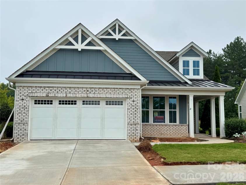 8905 Silver Springs Court, Charlotte, NC 28215.  MLS# CAR4402780, YatesRealty ID 44853. 