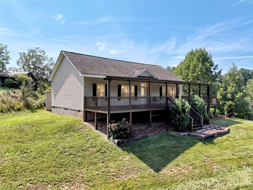 8 Worley Ridge Trail, Candler, NC 28715.  MLS# CAR4408018, YatesRealty ID 44854. 
