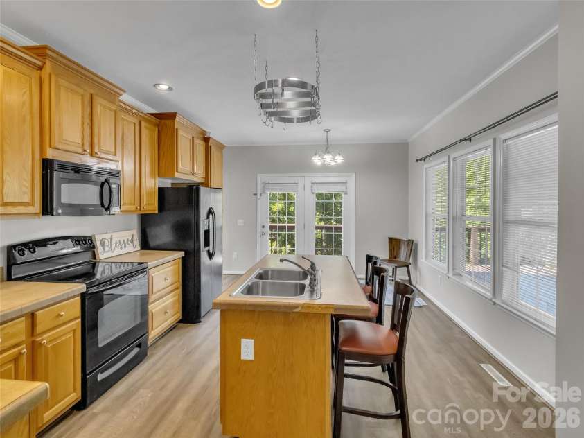 8 Worley Ridge Trail, Candler, NC 28715.  MLS# CAR4408018, YatesRealty ID 44854. 