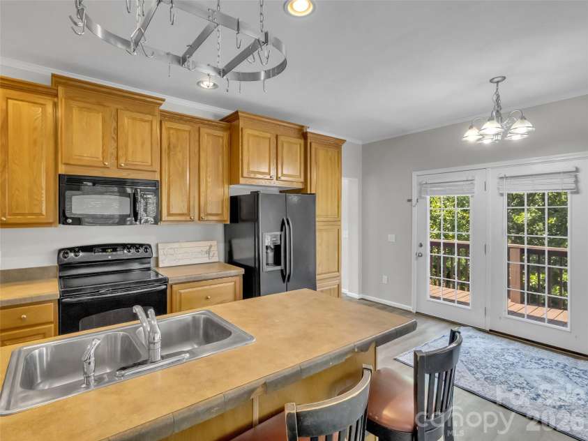 8 Worley Ridge Trail, Candler, NC 28715.  MLS# CAR4408018, YatesRealty ID 44854. 