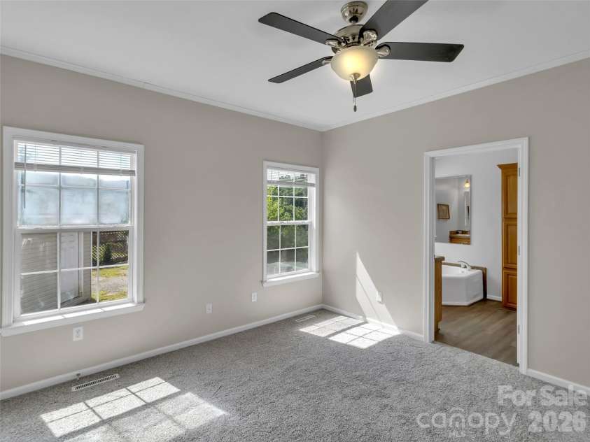 8 Worley Ridge Trail, Candler, NC 28715.  MLS# CAR4408018, YatesRealty ID 44854. 