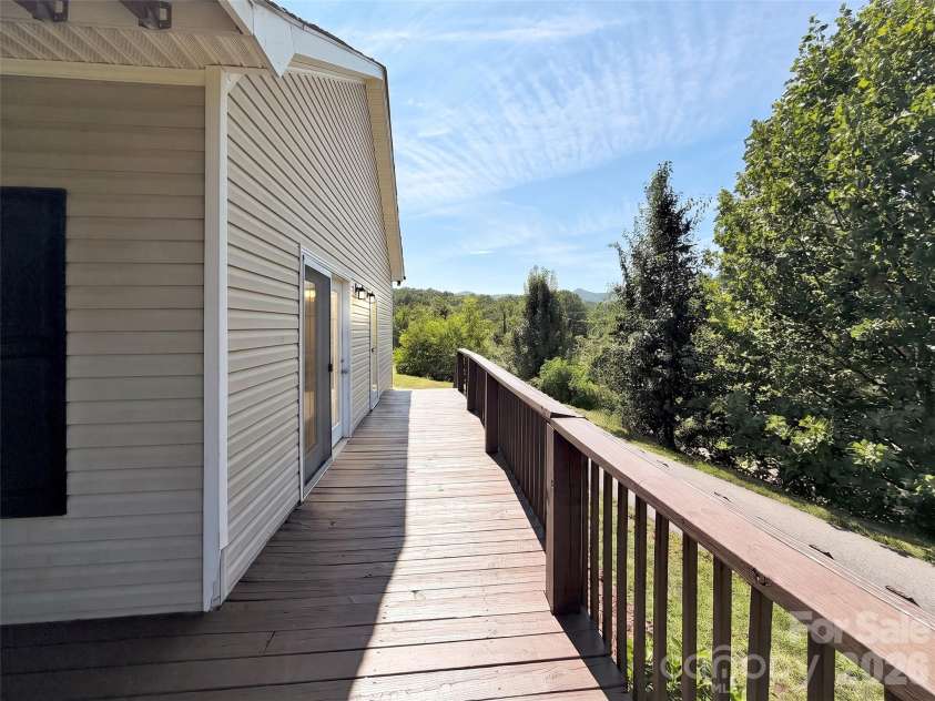 8 Worley Ridge Trail, Candler, NC 28715.  MLS# CAR4408018, YatesRealty ID 44854. 