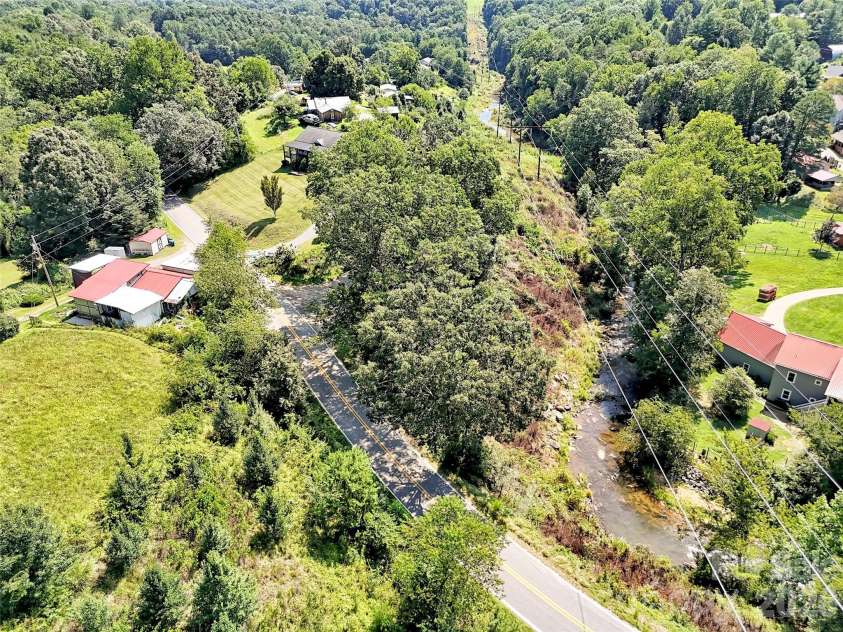 8 Worley Ridge Trail, Candler, NC 28715.  MLS# CAR4408018, YatesRealty ID 44854. 