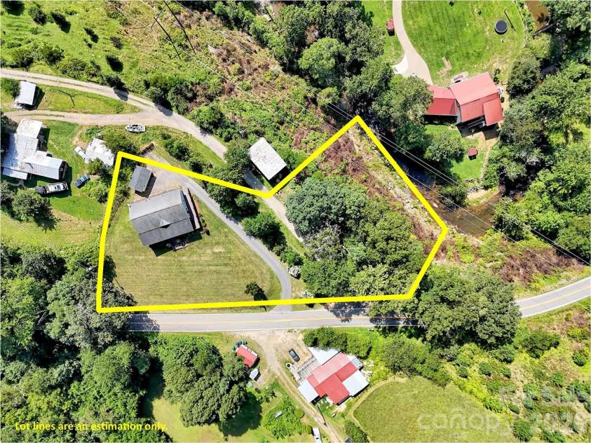 8 Worley Ridge Trail, Candler, NC 28715.  MLS# CAR4408018, YatesRealty ID 44854. 