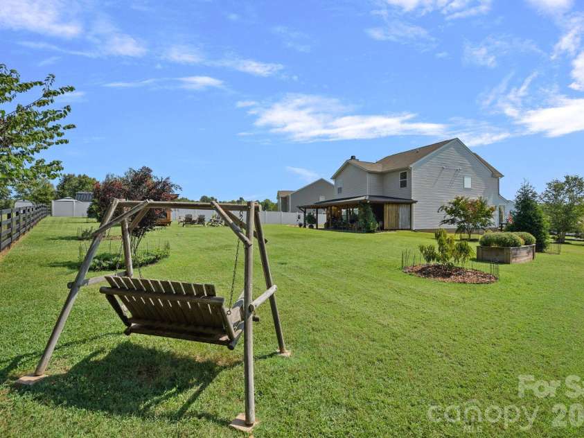 120 Dublin Court, Statesville, NC 28677.  MLS# CAR4419887, YatesRealty ID 44855. 