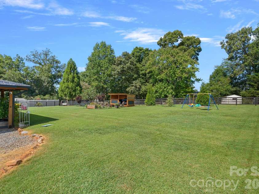 120 Dublin Court, Statesville, NC 28677.  MLS# CAR4419887, YatesRealty ID 44855. 