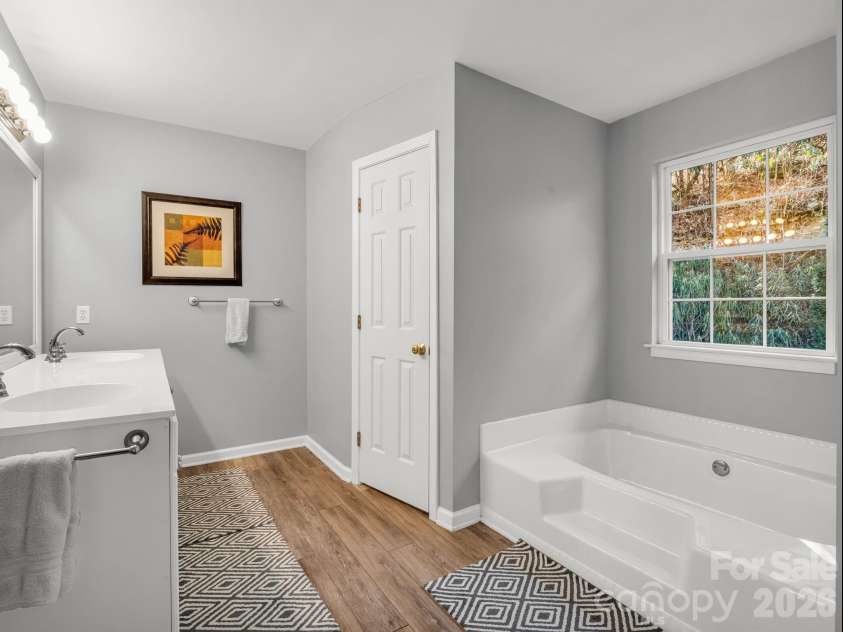 108 Nuthatch Trace, Brevard, NC 28712.  MLS# CAR4414298, YatesRealty ID 44856. 