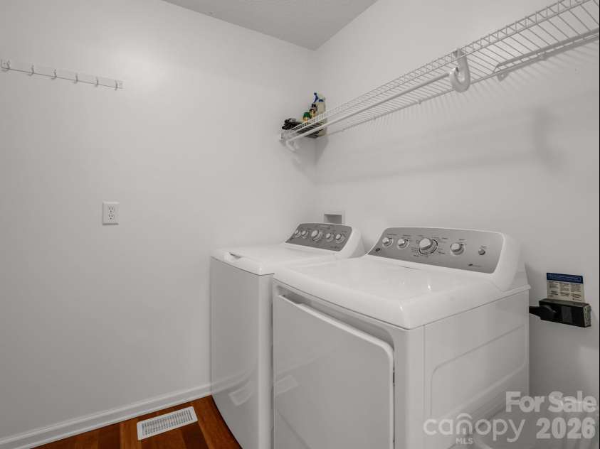108 Nuthatch Trace, Brevard, NC 28712.  MLS# CAR4414298, YatesRealty ID 44856. 