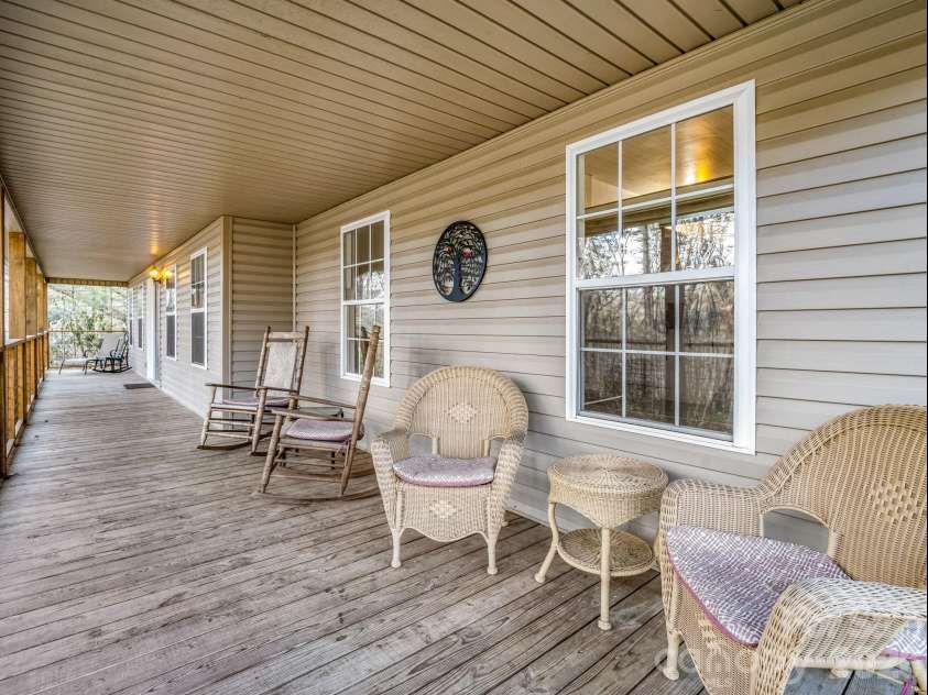 108 Nuthatch Trace, Brevard, NC 28712.  MLS# CAR4414298, YatesRealty ID 44856. 
