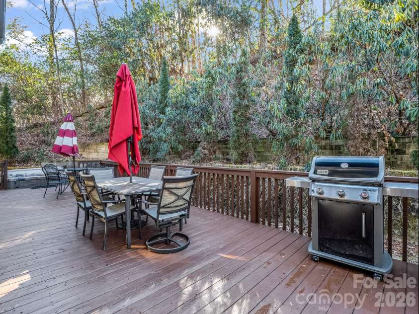 108 Nuthatch Trace, Brevard, NC 28712.  MLS# CAR4414298, YatesRealty ID 44856. 